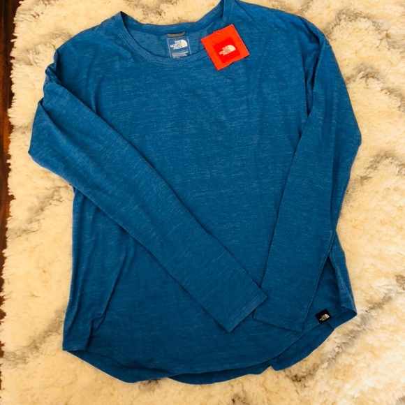 The North Face Tops - 🍂🍂The North Face Long sleeve shirt